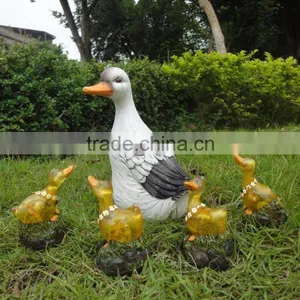 Mother & Son Duck Figurine Sensor Garden Solar Light thumbnail-2