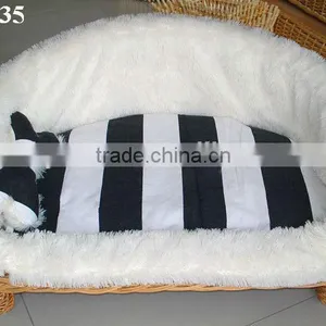 Oval Willow Wicker Dog Bed With Pillow thumbnail-1