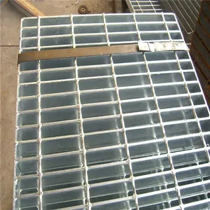 Hot Dipped Galvanised Grid Mesh Flooring For Rain Gutter Treads Steel Grating thumbnail-3