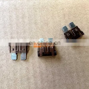 Sinotruk Sitrak Electric System Truck Spare Parts WG9716582301+005/2 20a Chip Fuse thumbnail-2