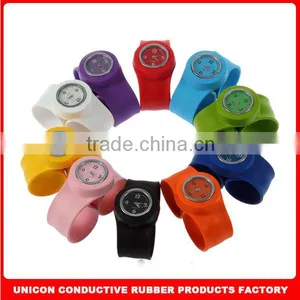 Hot Selling Multi Color Wrist Watch With Silicone Strap thumbnail-1