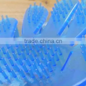 PVC Material Five Finger Soft Brush Comb for Pet Bathing thumbnail-5