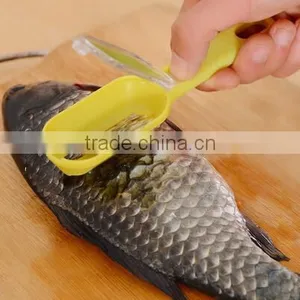 Stocked Plastic Fish Scale Scraper Fish Scale Remover With Cover thumbnail-2