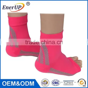 China Custom OEM Compression Foot Sleeves 3 Sizes Plantar Fasciitis for Sports Ankle Support thumbnail-3