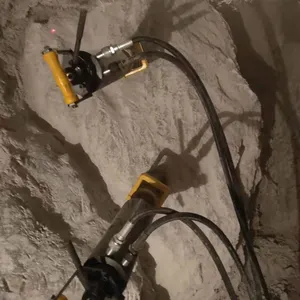 Handheld, Portable Hydraulic Rock Splitter thumbnail-4