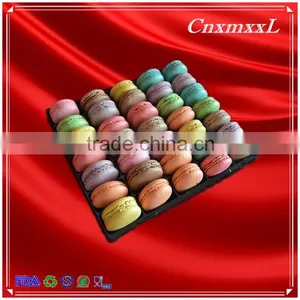 35 Macaron Tray With Clear PET and Black PS thumbnail-2