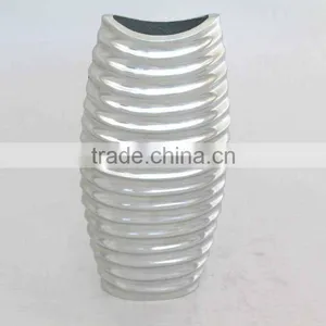Recycled Aluminum Mirror Finish Polished Decorative Metal Vase thumbnail-1