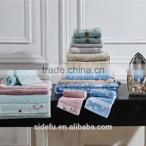 Wholesale Super Soft Home Textile & Hotel Use Yarn Dyed Kids Cartoon Bath Towel thumbnail-1