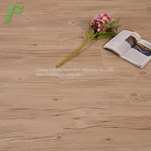 Guangdong Wholesale Sheet Stone Plastic Floor Tile Waterproof Flame Retardant Plastic Floor Wood I-spelling Installation SPC Floor thumbnail-4