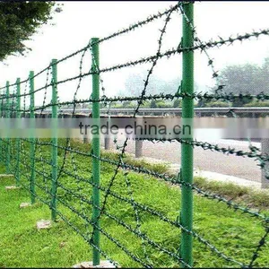 Barbed Wire for Highway Fence thumbnail-1