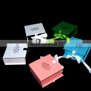 Lovely and Sweet Glove Packaging Gift Paper Box thumbnail-1