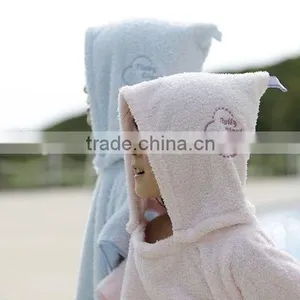 Super Absorbent Hooded Beach Towel thumbnail-5