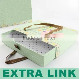 Good Quality Wedding 300g Art Card Paper Box Packaging for Candy With Handle thumbnail-1
