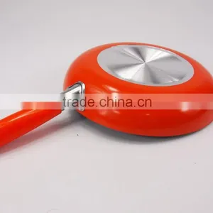 High Quality Orange 16/18/20/22CM Die Casting Aluminum Cookware Set With Glass Lid thumbnail-4