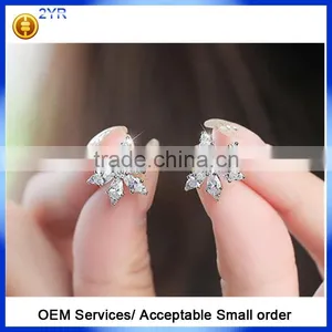 Wholesale 925 Sterling Silver Earring, Women Stud Earrings, White Cubic Zirconia Iced Flower Stud Earring thumbnail-5