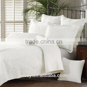 Factory Outlet Top Quality Cheap Reactive Printed Plain White Cotton Quilted Bedspread thumbnail-1
