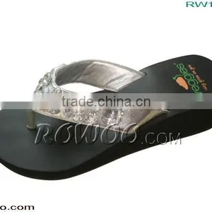 Wedge Slippers With Ornament thumbnail-1