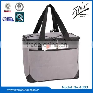 High Quality Promotional Insulated 600D Polyester Portable Cooler Bag thumbnail-1