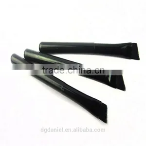 Brand Small Eyeshadow Brush With Nylon Hair thumbnail-2