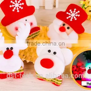 Christmas Led Brooch thumbnail-6