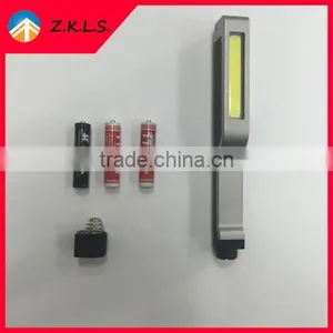 Powerful LED Pen Light With Rotatable Clip thumbnail-3