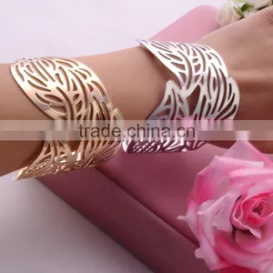 Latest Design 2016 Openings Alloy Bangles Gold Plated Bracelet Fashion Beautiful Pattern Hollow Bangle For Women/ thumbnail-5