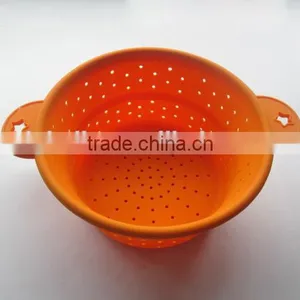 Collapsible Silicone Colander thumbnail-1