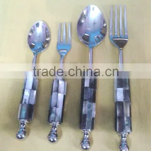 4 Pcs English Cutlery Set With Mother of Pearl Handle Decoration thumbnail-1