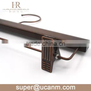 HRW-G35GB Luxury Wood Clips Hanger thumbnail-5