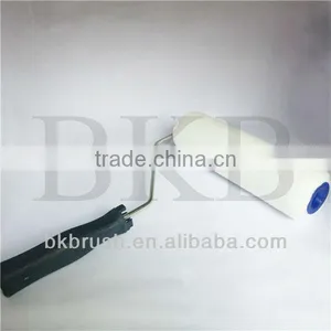 9 Inch White High Density Polyester Solvent Resistant Seamless Paint Roller With Plastic Handle thumbnail-1