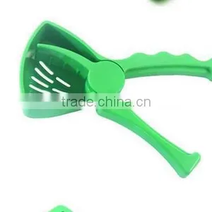 CY143 Lemon Juicer Clip Fruit Juice Maker Lemon/Orange Sprayer Manual Lazy Orange Reamer thumbnail-5