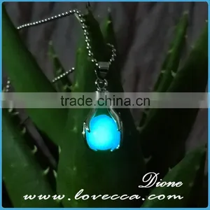 How Cool!! Glowing Magic Heart Locket Stone Pendants Lights Up In The Dark thumbnail-2