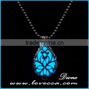 Vintage Antique Bronze Shell Copper Luminous Crystal Necklace thumbnail-6