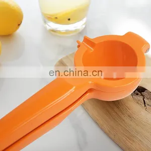 Wholesale Kitchen Accessories Food Grade Plastic Lemon Squeezer Fruit Tool thumbnail-5