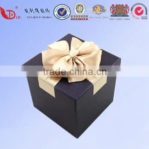 Luxury Embossing Foldable Paper Gift Box for Candle Wholesale thumbnail-1