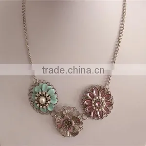 White Gold Plated Fashion Flower Jewelry Necklace, Crystal Necklaces Jewelry thumbnail-4
