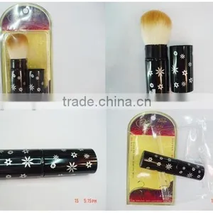Cosmetic Brush thumbnail-1
