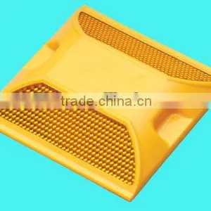 Plastic Road Stud KT-201 thumbnail-1