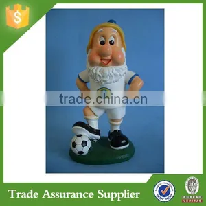 Wholesale Funny Resin Soccer Gnome Figurine Wholesale thumbnail-3