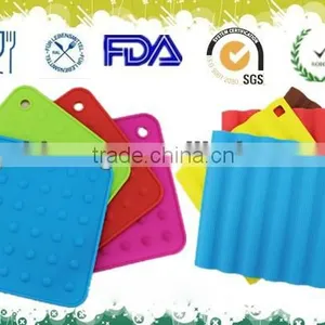 Silicone Trivet /hot Pads in Assorted Fun Colors thumbnail-1