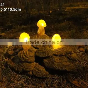 Resin Mushroom Solar Lights for Garden thumbnail-3