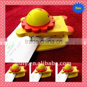 Mini Wooden Lion Stapler thumbnail-1