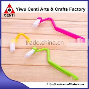 Hot Sale Mini S-shape Curve Handle Toilet Cleaning Brush thumbnail-1