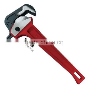 Adjusting Hawk Pipe Wrench thumbnail-2