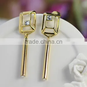 Kingman 24k Gold Zinc Alloy Single Fish Shape Hanging Diamond Earrings thumbnail-2