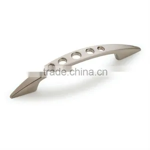 Modern Design of Zamak Handle, Kitchen Cabinet Pulls, Drawer Pulls thumbnail-1