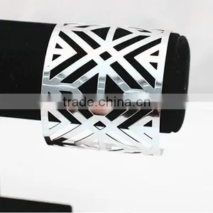 European Golden Exaggerated Wide Metal Hollow Cuff Bangle for Women thumbnail-5