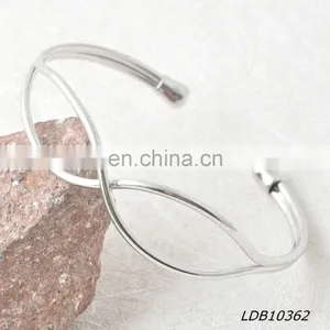 Immitation Rhodium 8 Statement Casting Cff Bracelet thumbnail-1