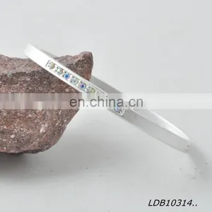 Latest Personalized Desion Worn Silver Cuff Metal Crystal Bracelet thumbnail-2