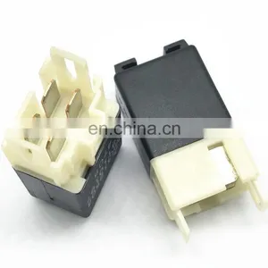 Engine Control Relay E8T10197 For Mi-tsubishi Pajero Shogun MK3 3.2 DID 2000-2006 MR312504 thumbnail-2
